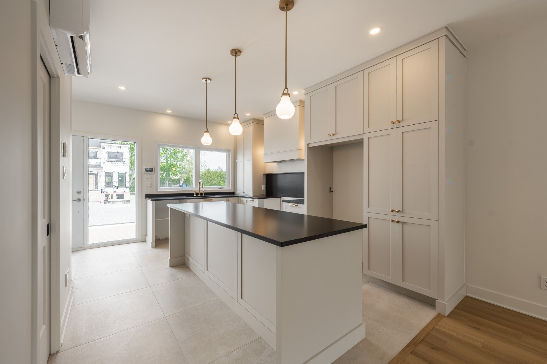 Kitchen - 201-127 Mtée Des Trinitaires, Saint-Basile-Le-Grand, QC - Indoor Photo Showing Kitchen With Upgraded Kitchen
