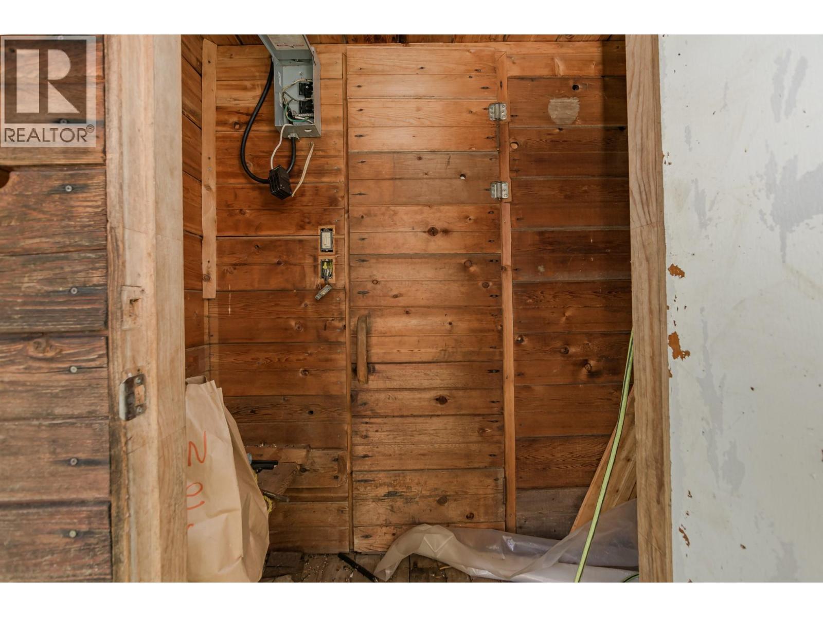 1940 Trans Can Highway, Sicamous, BC - Indoor Photo Showing Other Room