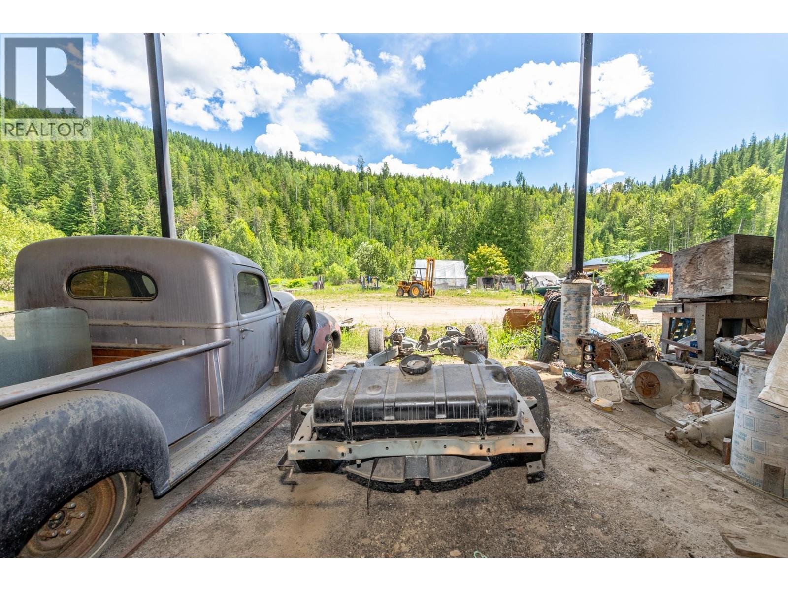 1940 Trans Can Highway, Sicamous, BC - Outdoor
