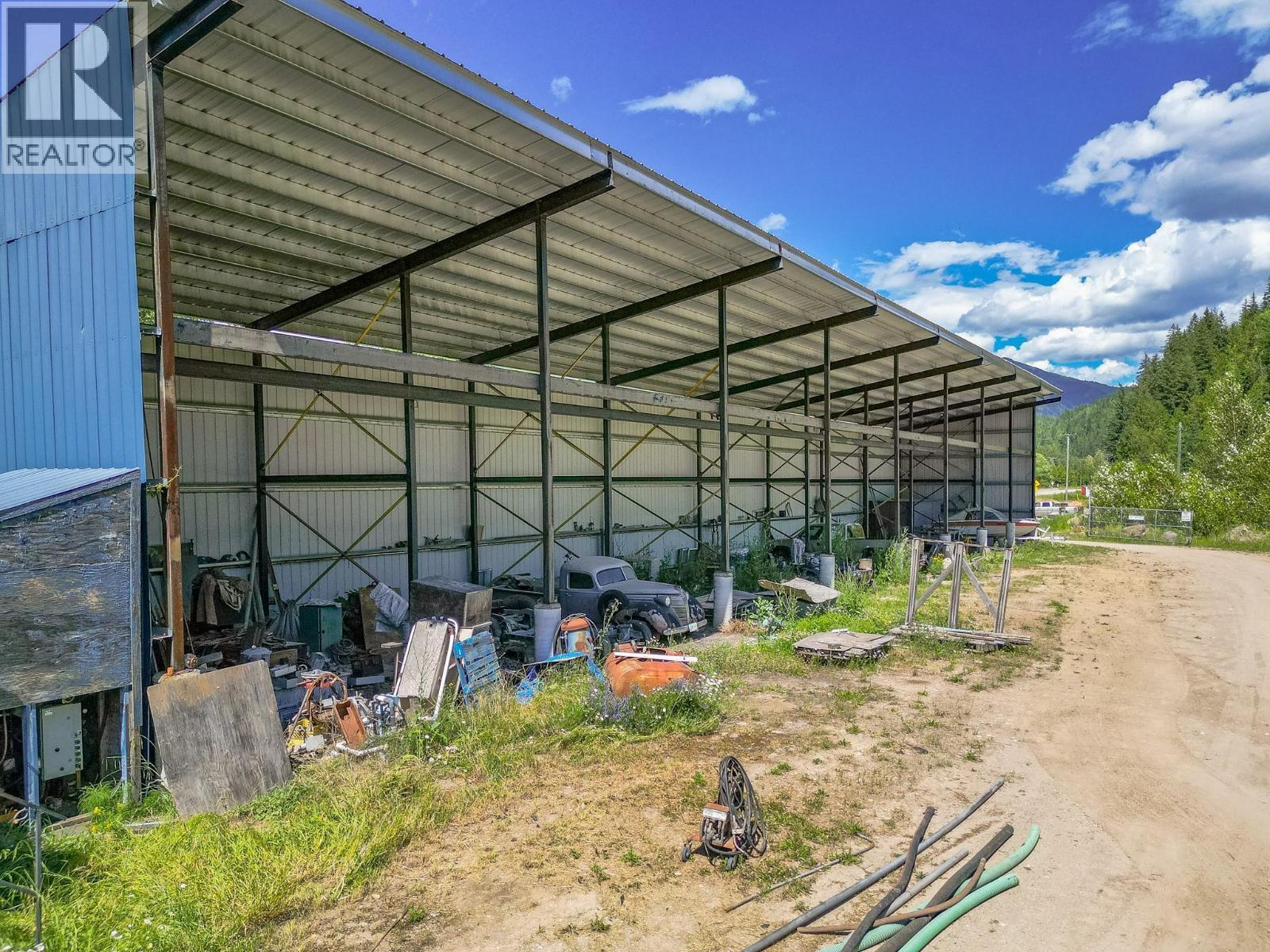 1940 Trans Can Highway, Sicamous, BC - Outdoor