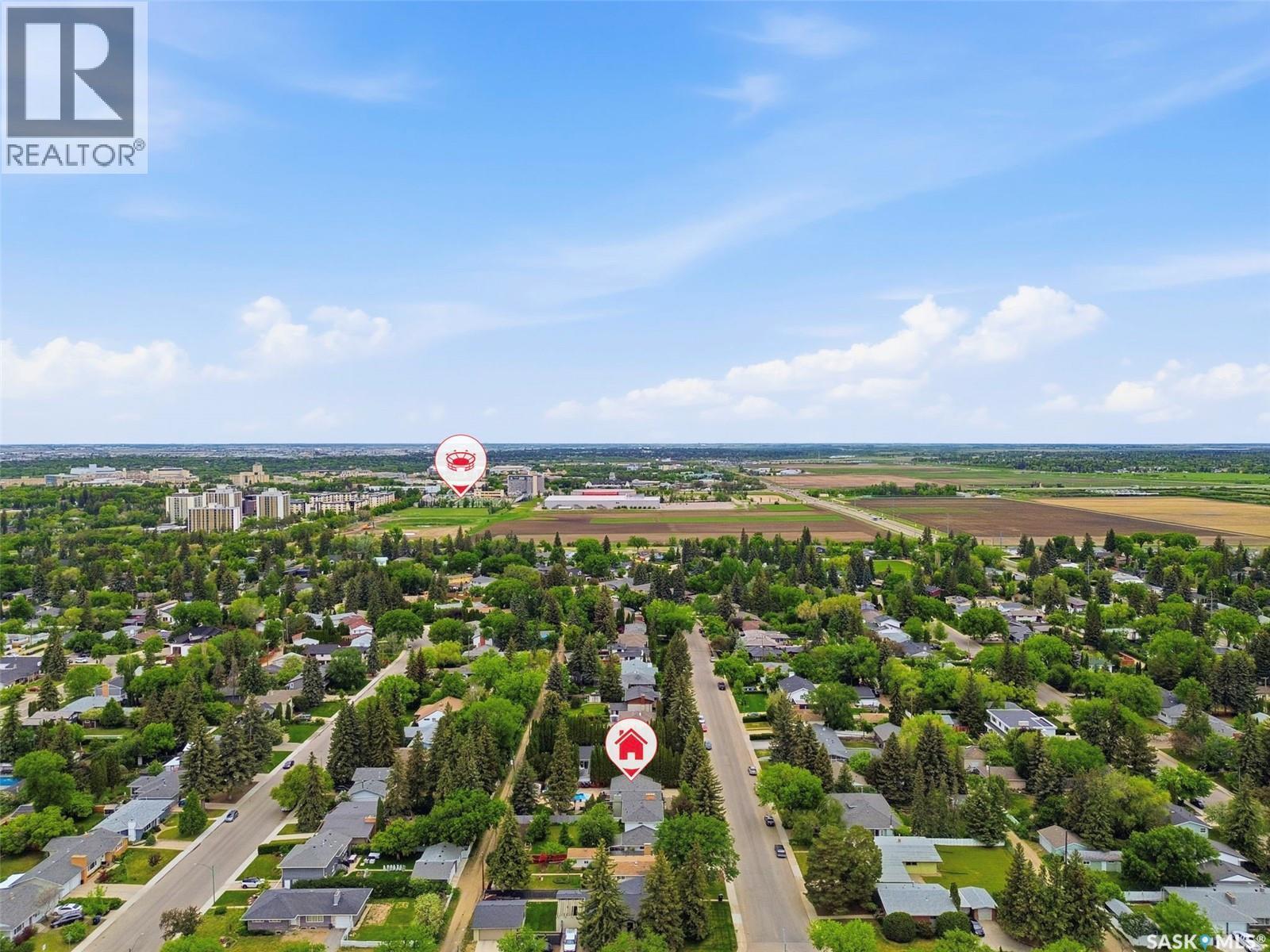 516 Lake Crescent, Saskatoon, SK