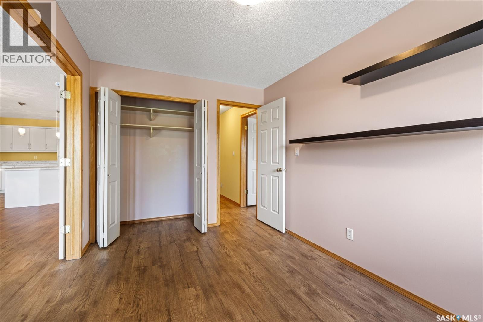 329 960 Assiniboine Avenue, Regina, SK