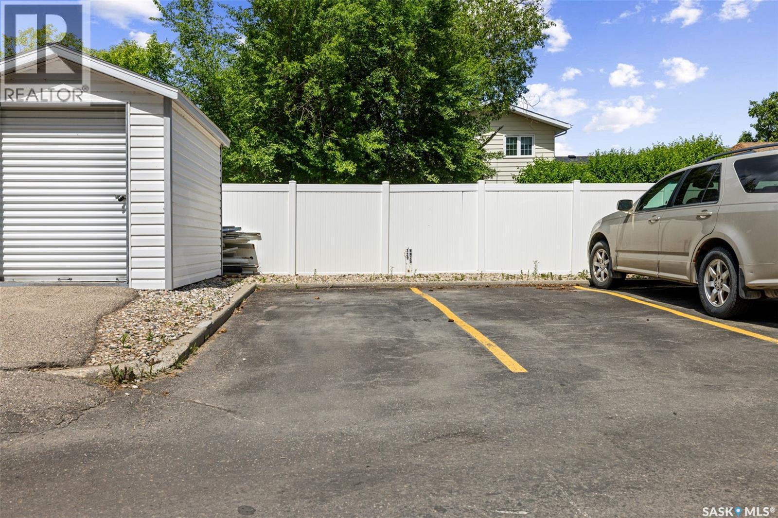 329 960 Assiniboine Avenue, Regina, SK