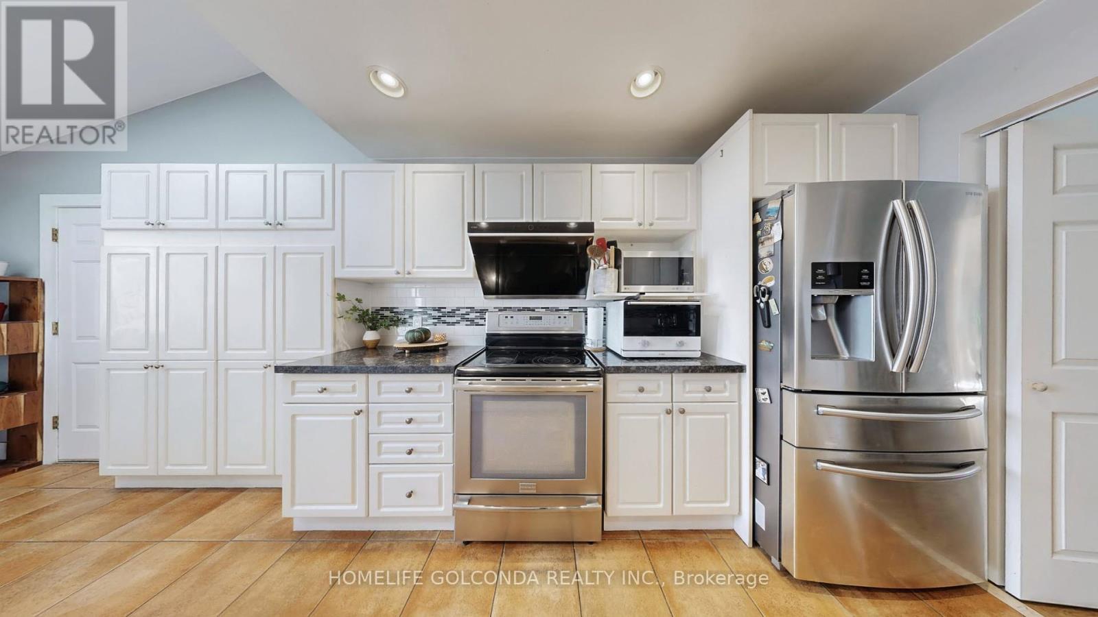 54 Senator Reesor'S Drive, Markham, ON - Indoor Photo Showing Kitchen