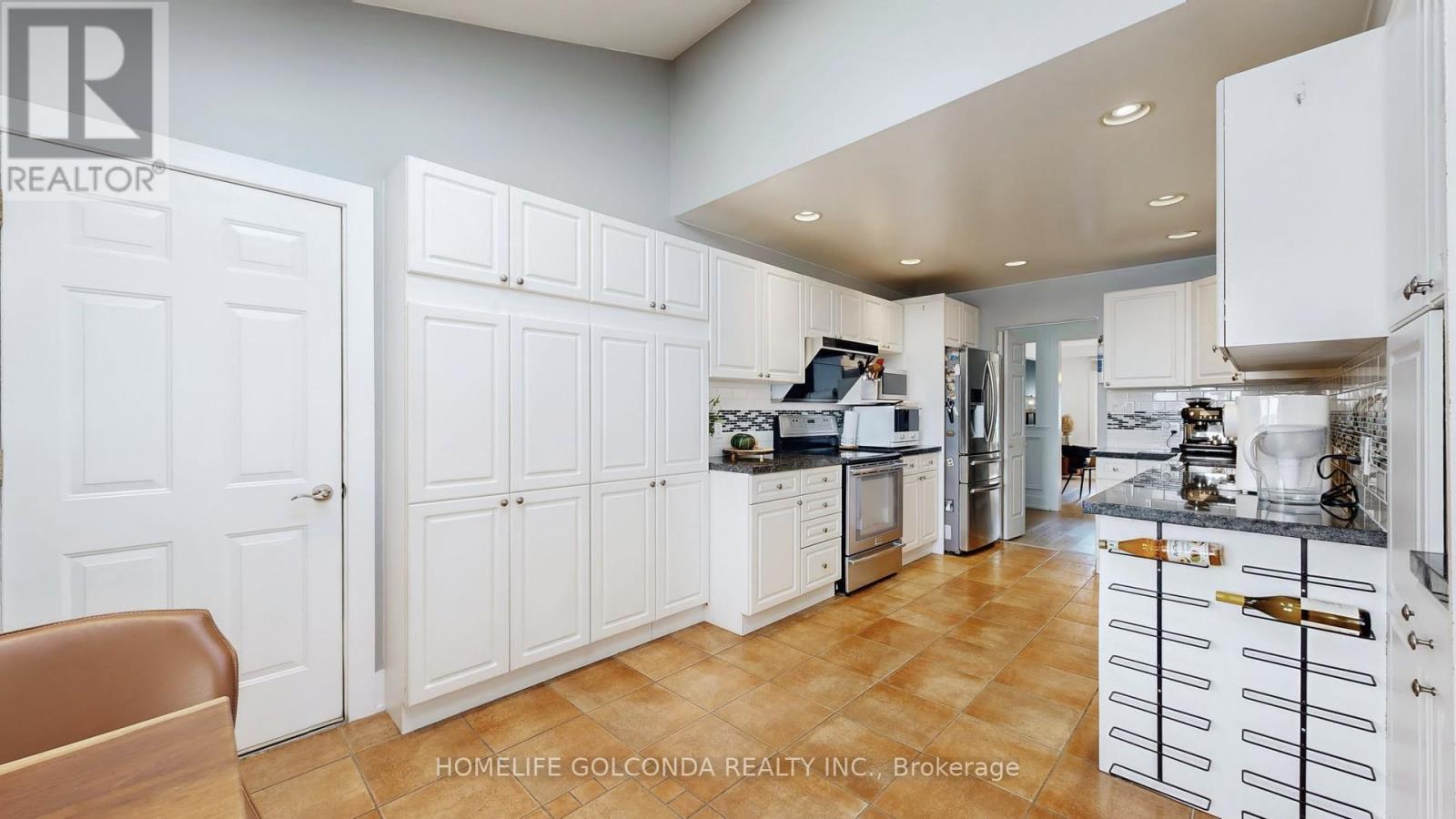 54 Senator Reesor'S Drive, Markham, ON - Indoor Photo Showing Kitchen