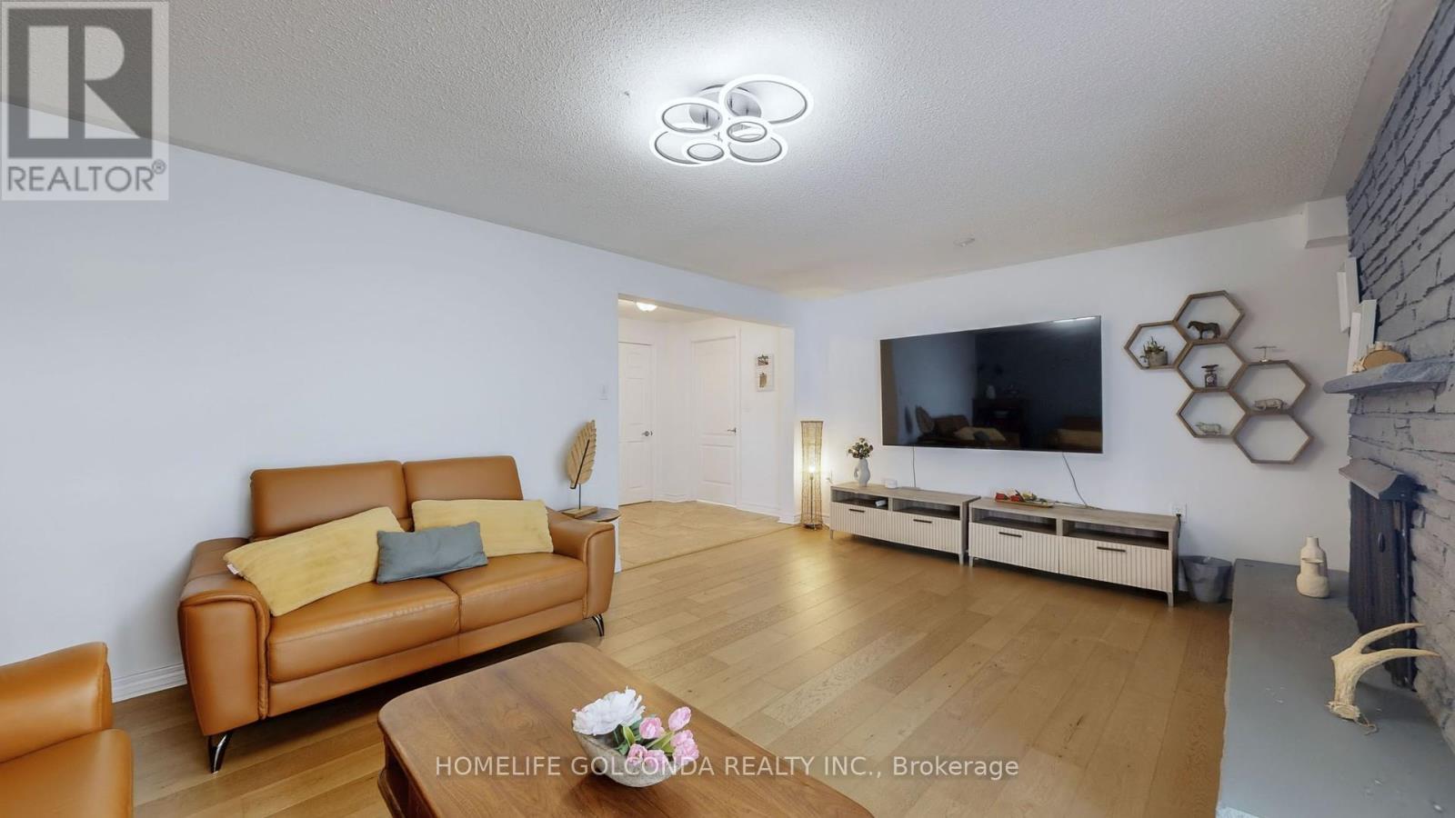 54 Senator Reesor'S Drive, Markham, ON - Indoor Photo Showing Living Room