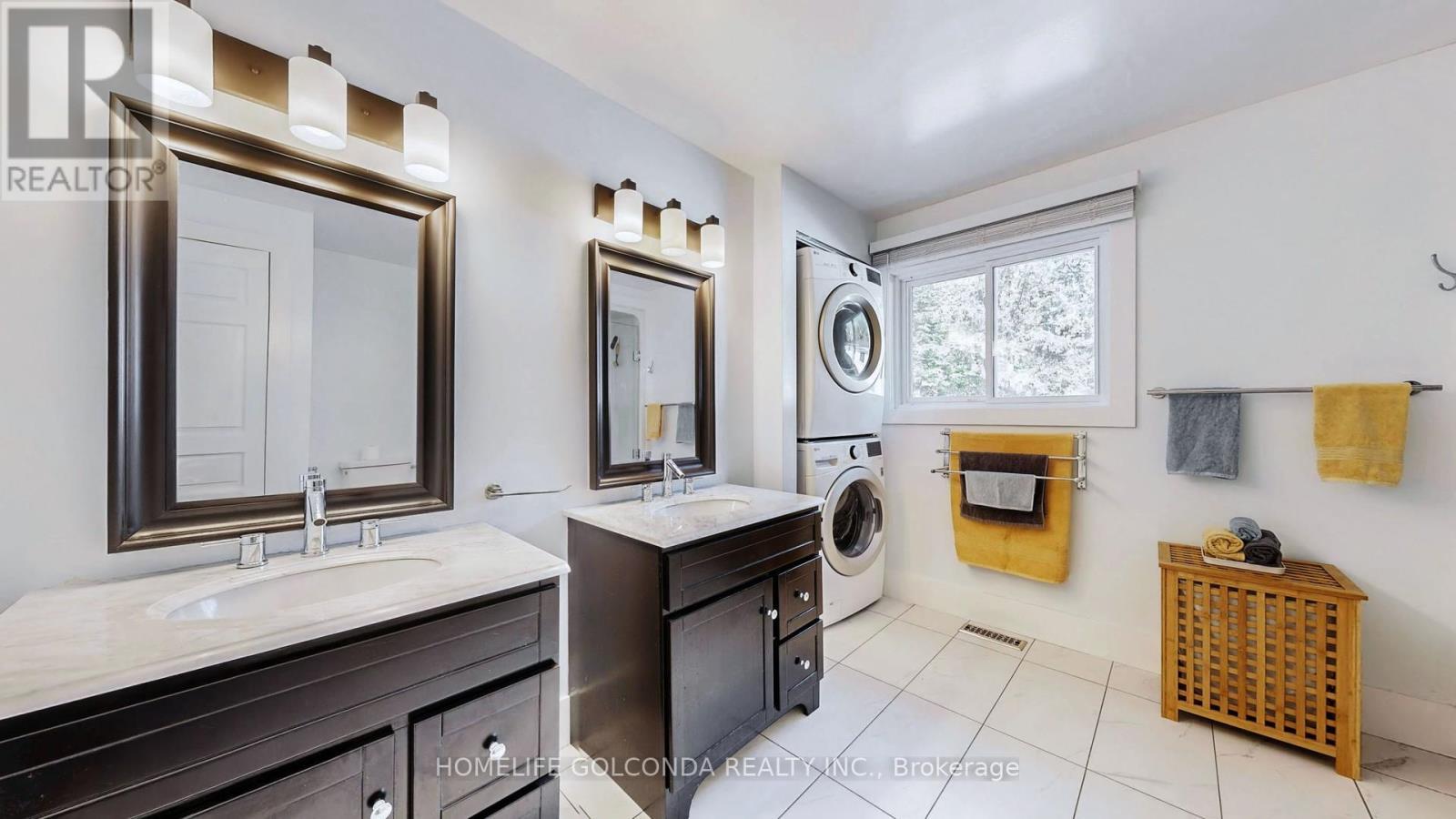 54 Senator Reesor'S Drive, Markham, ON - Indoor Photo Showing Laundry Room