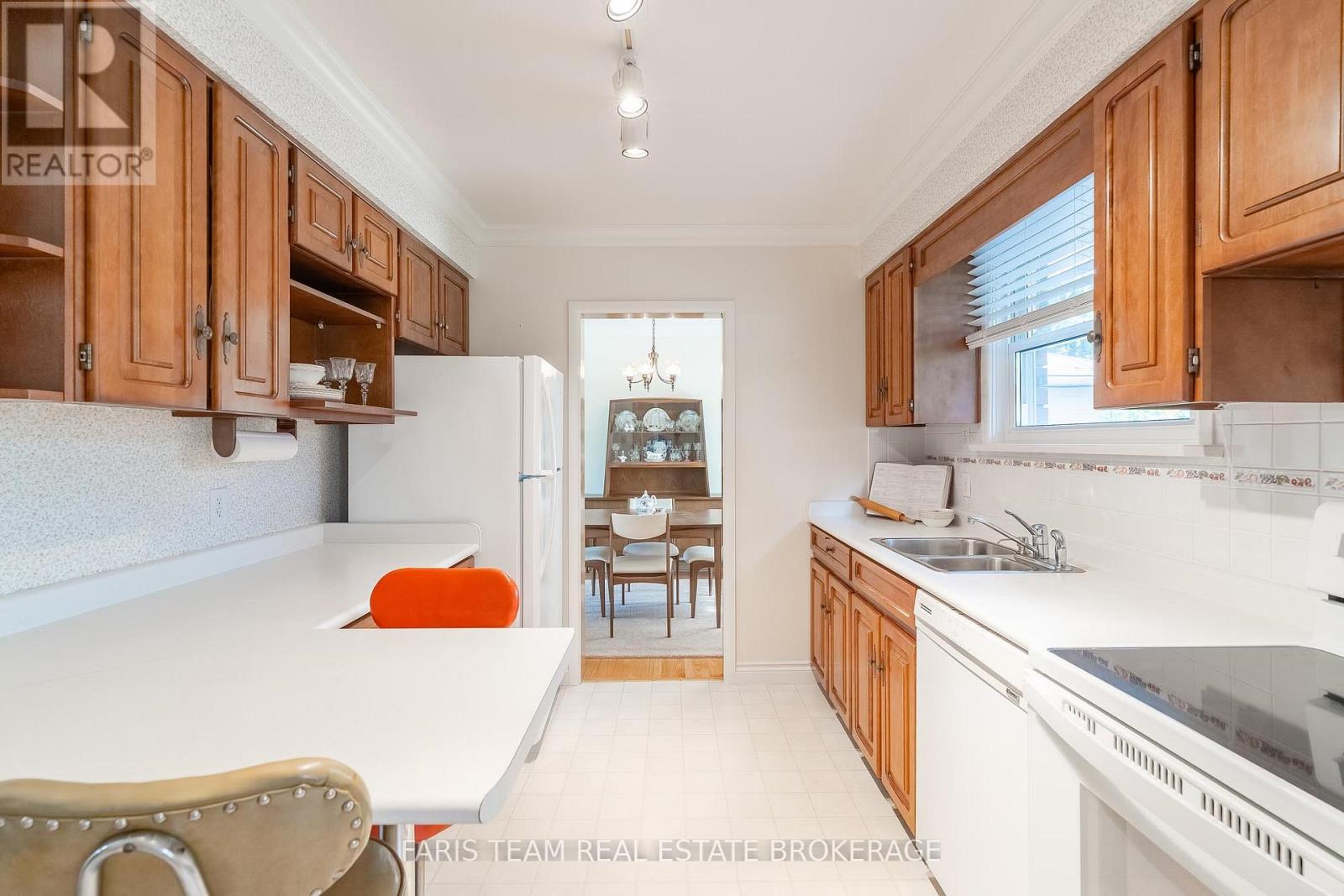 37 Downsview Drive, Barrie, ON