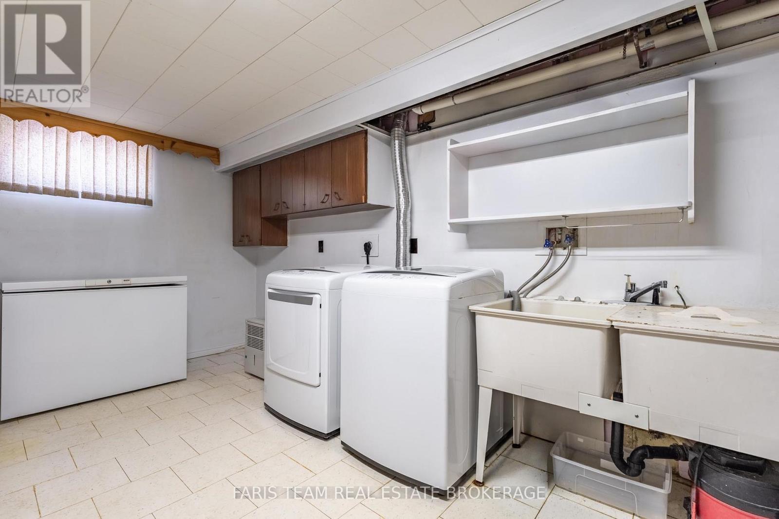 37 Downsview Drive, Barrie, ON
