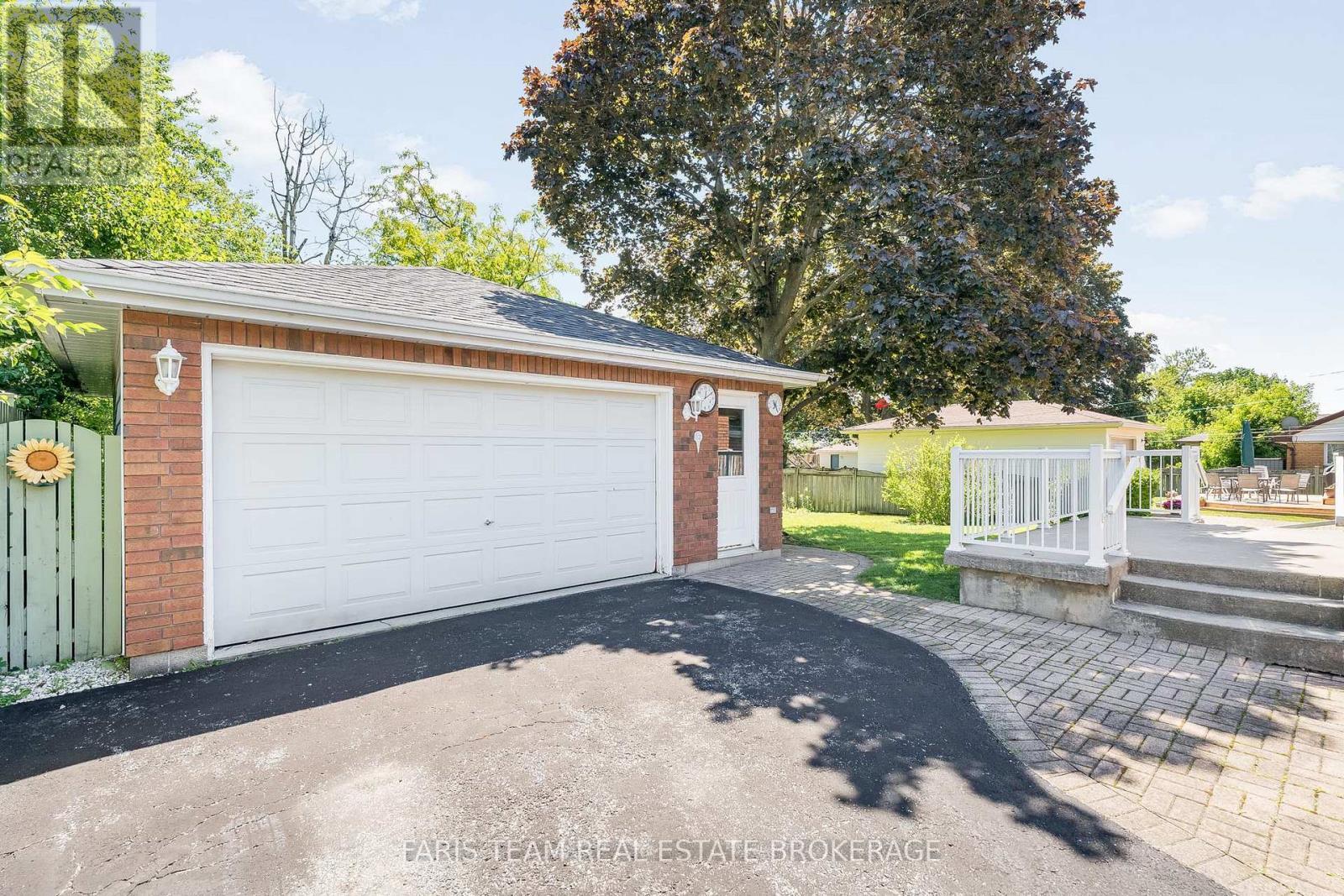 37 Downsview Drive, Barrie, ON