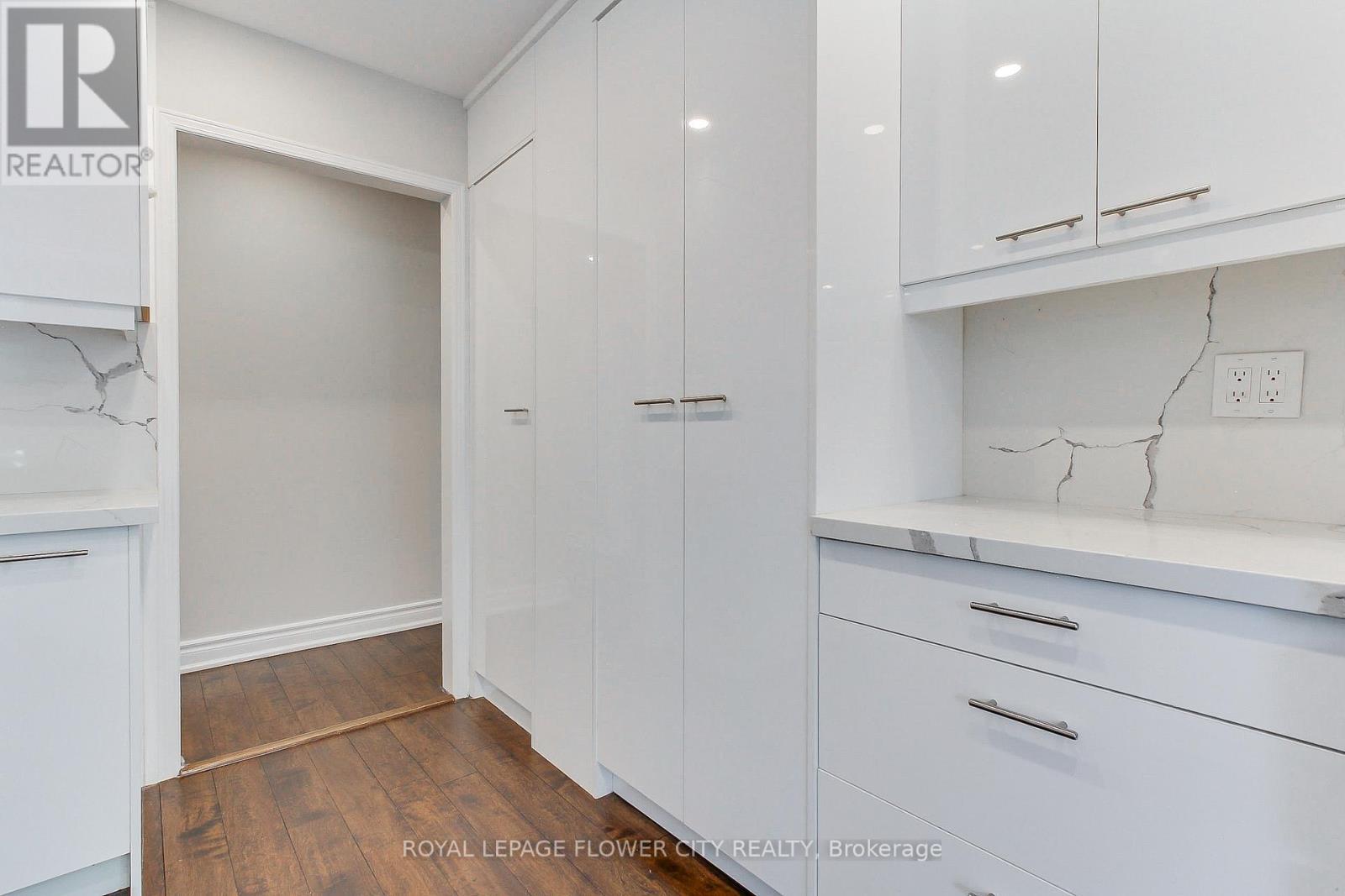 2620 Credit Valley Road, Mississauga, ON