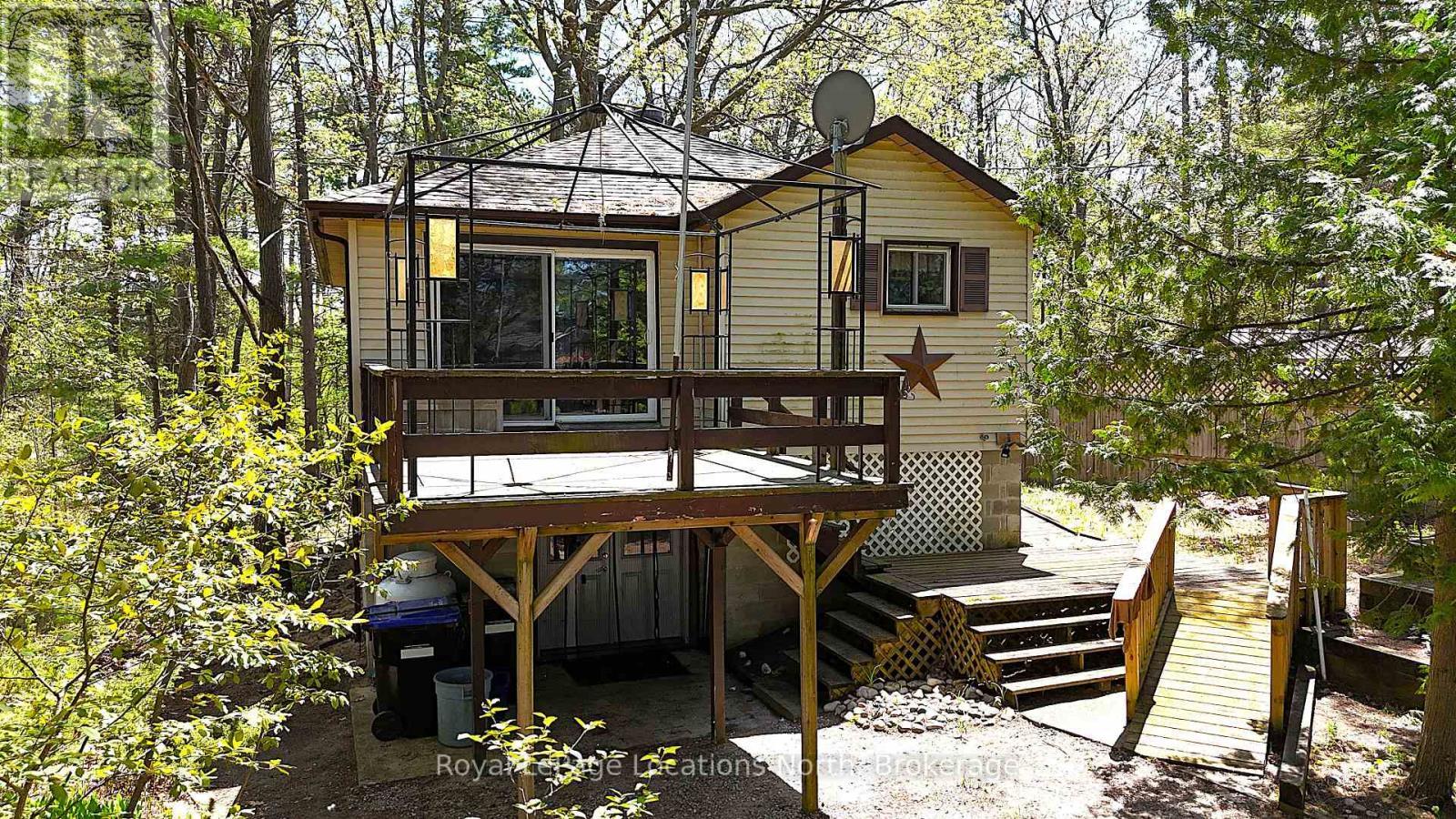 25 Balmoral Avenue, Tiny, ON