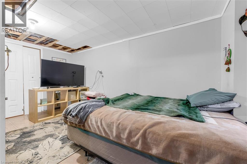338 East 24Th Street, Hamilton, ON