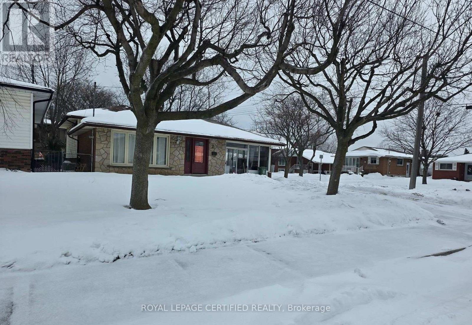 2 Rideau Crescent, Hamilton, ON