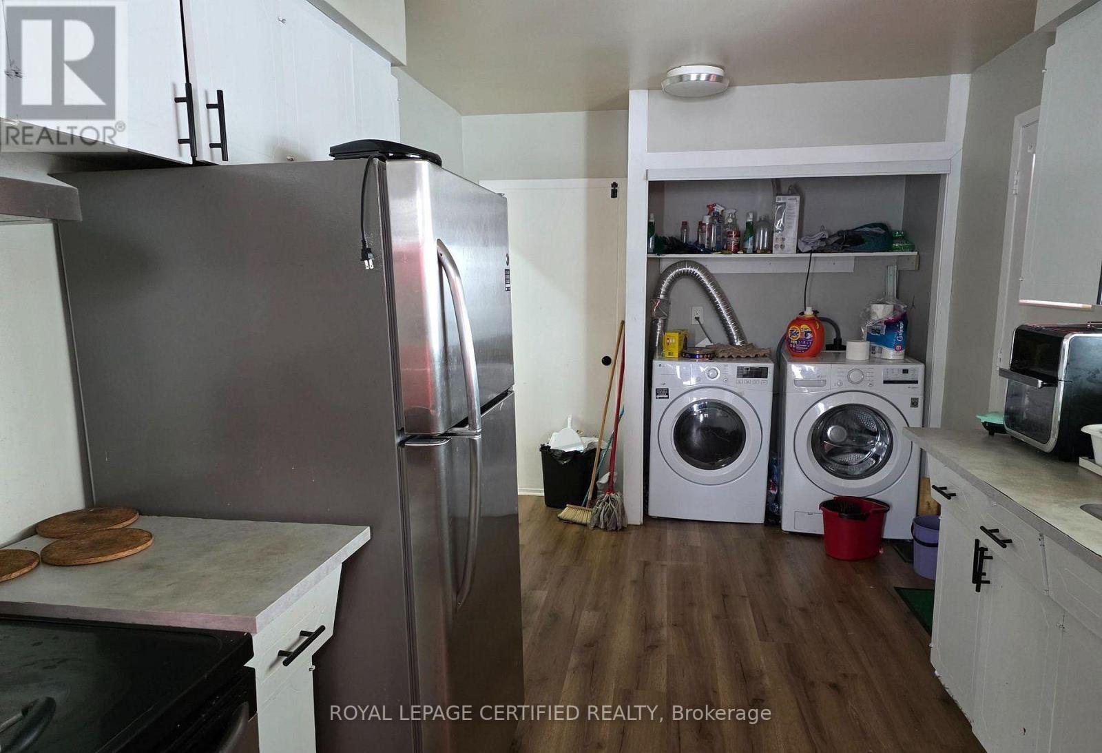 2 Rideau Crescent, Hamilton, ON