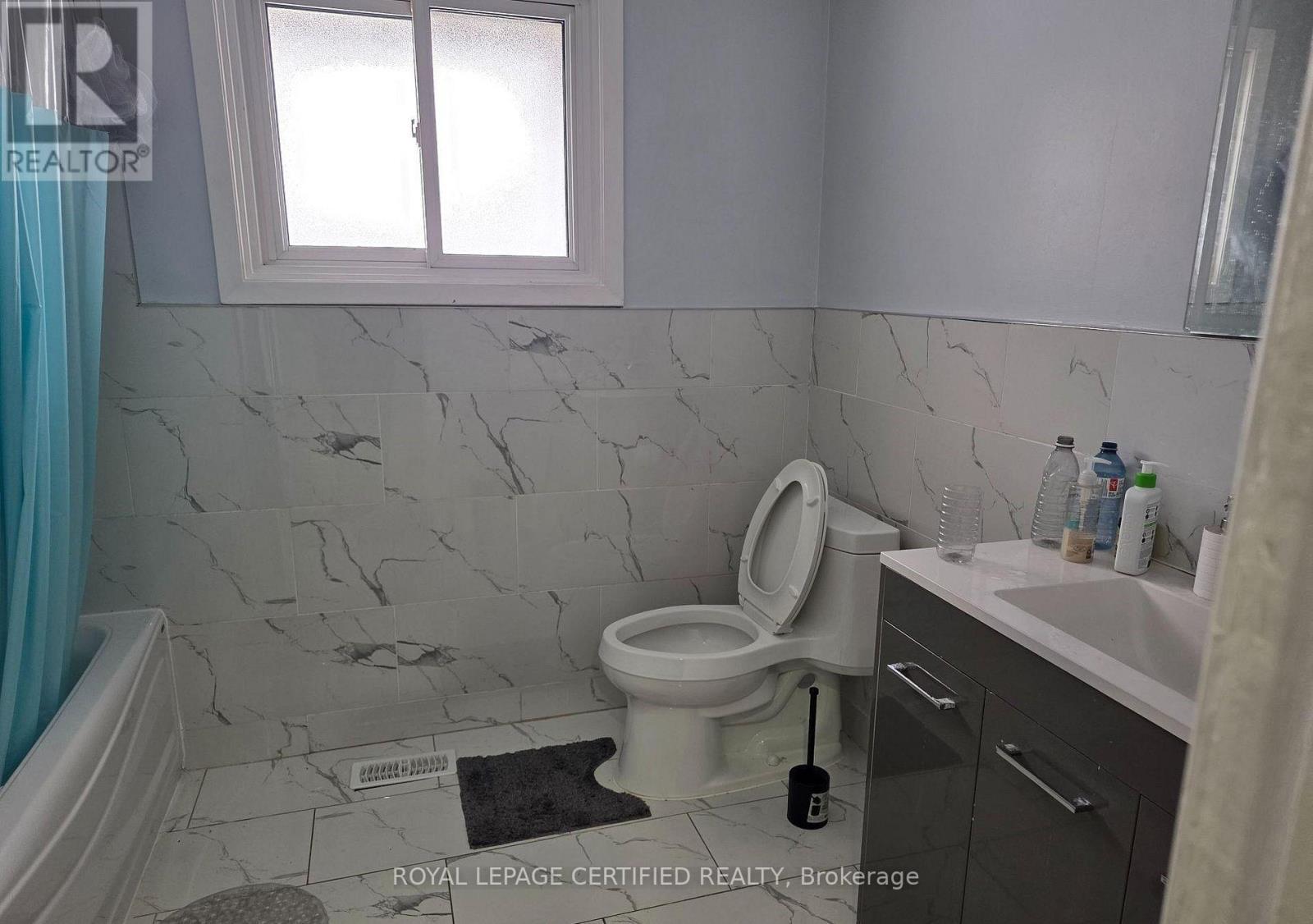 2 Rideau Crescent, Hamilton, ON