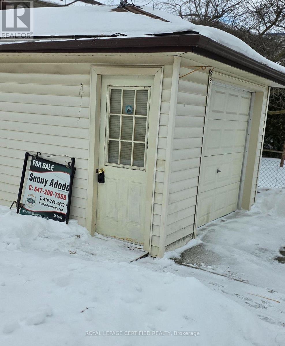 2 Rideau Crescent, Hamilton, ON