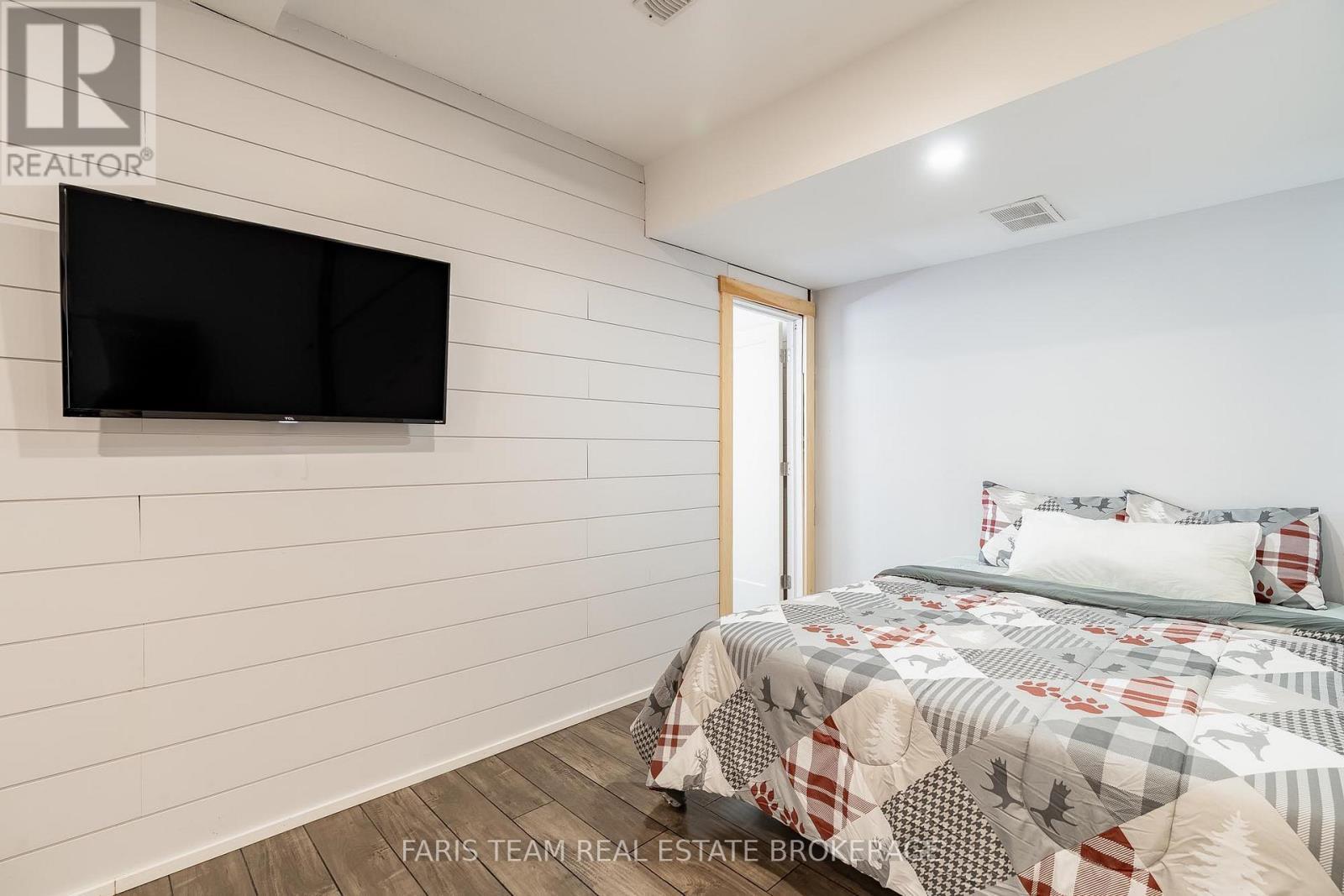 1226 Baseline Road, Gravenhurst, ON