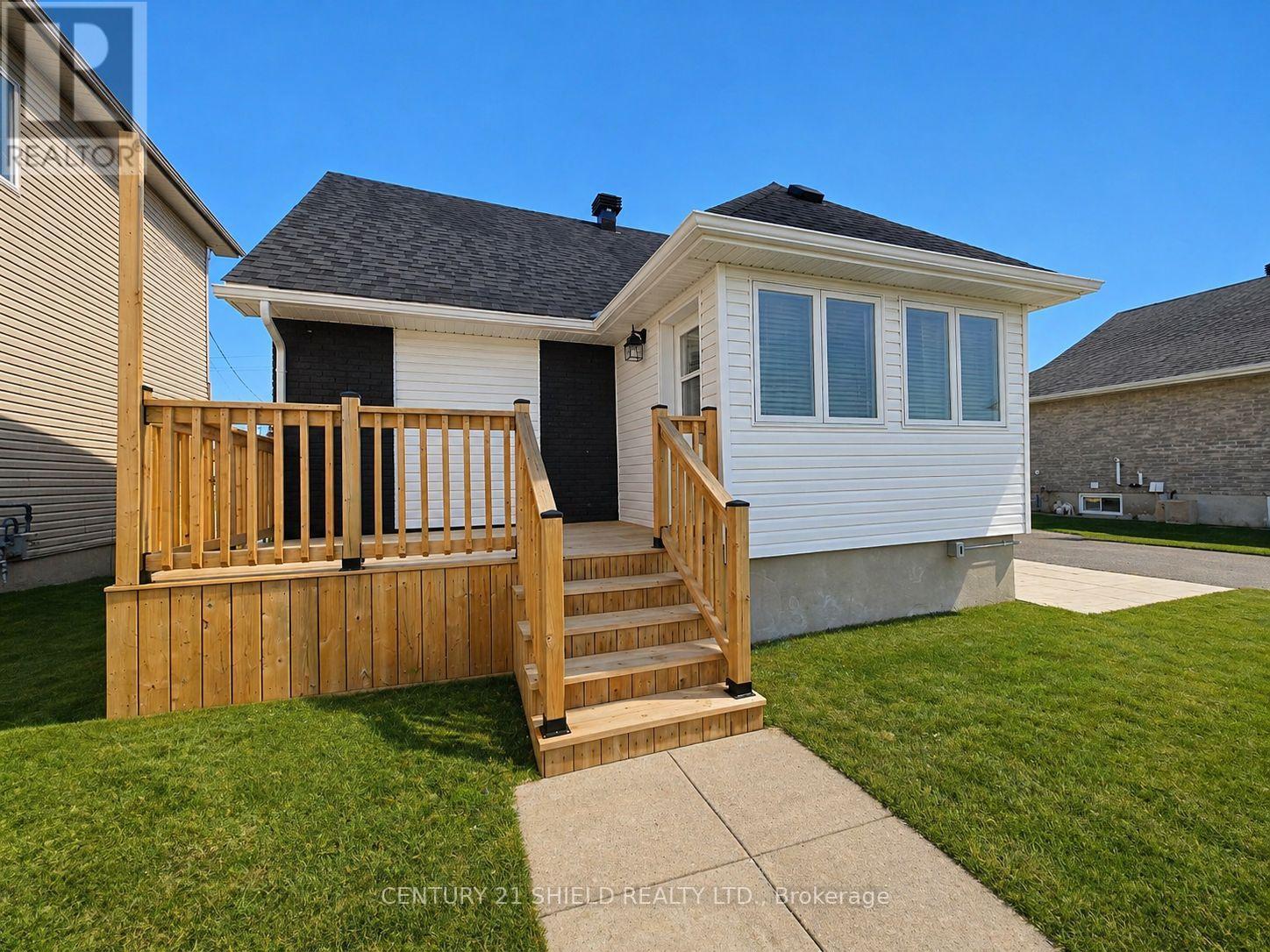2030 Pitt Street, Cornwall, ON
