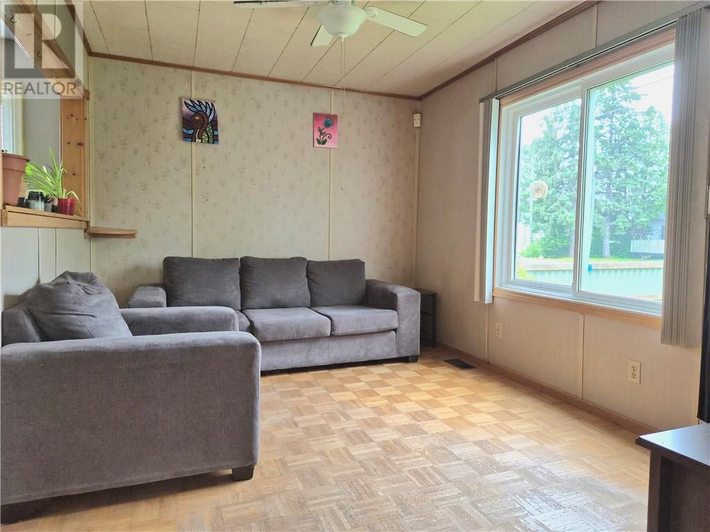 98 William, Chelmsford, ON