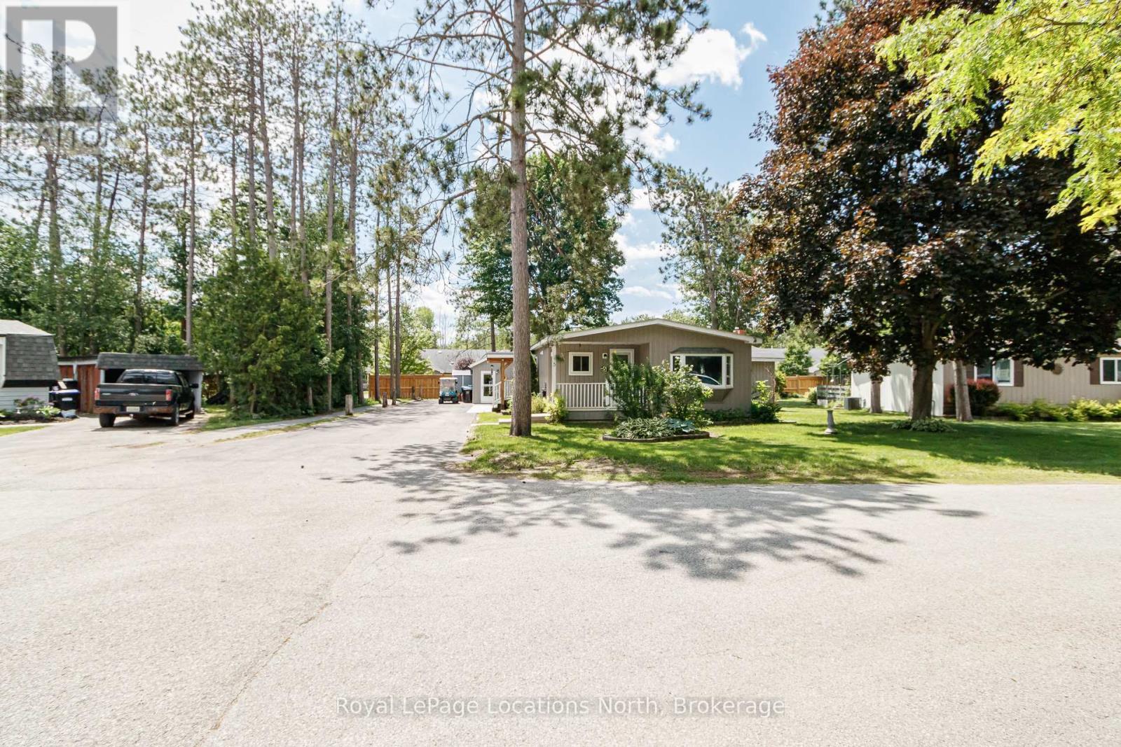 5 Golf Avenue E, Wasaga Beach, ON
