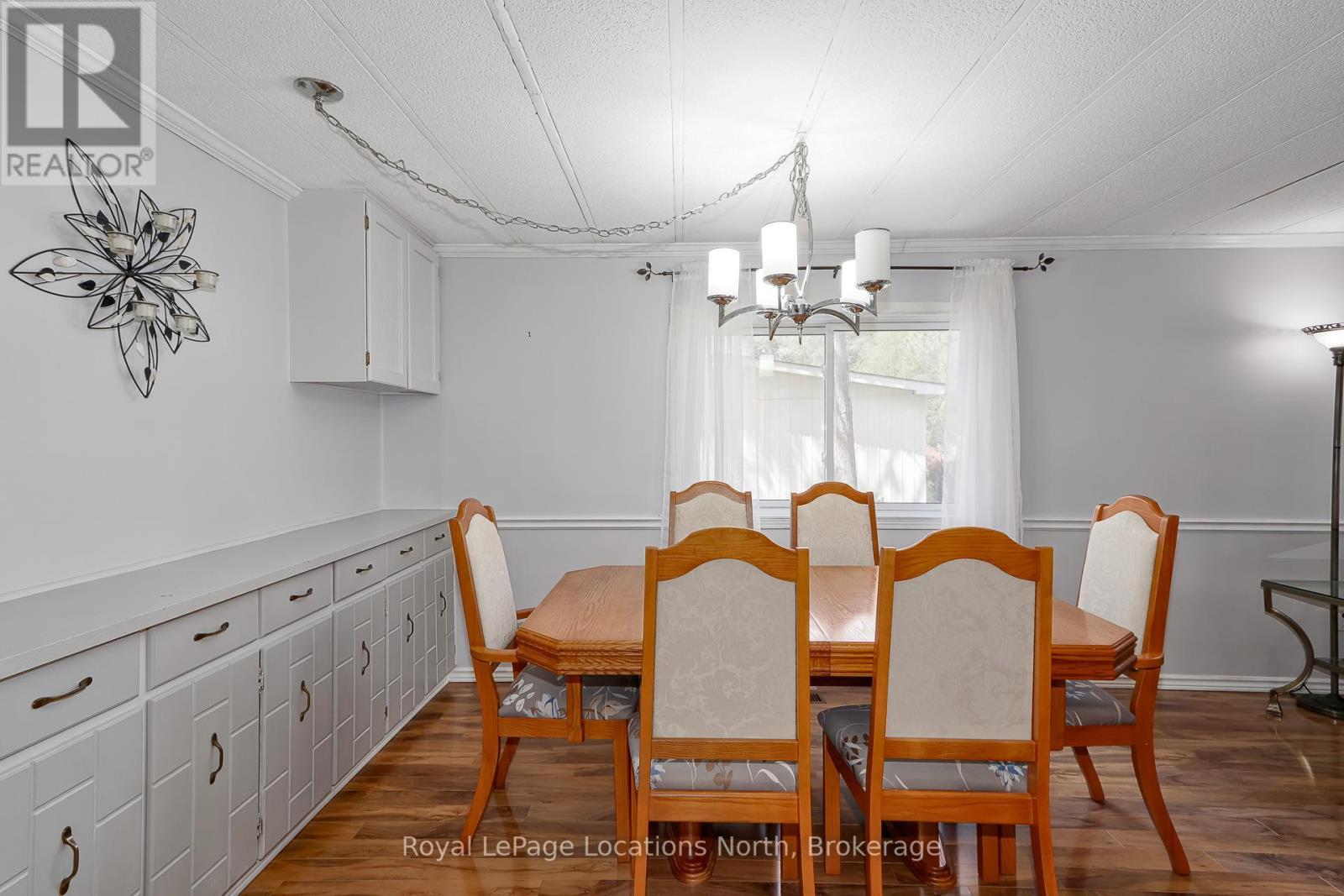 5 Golf Avenue E, Wasaga Beach, ON