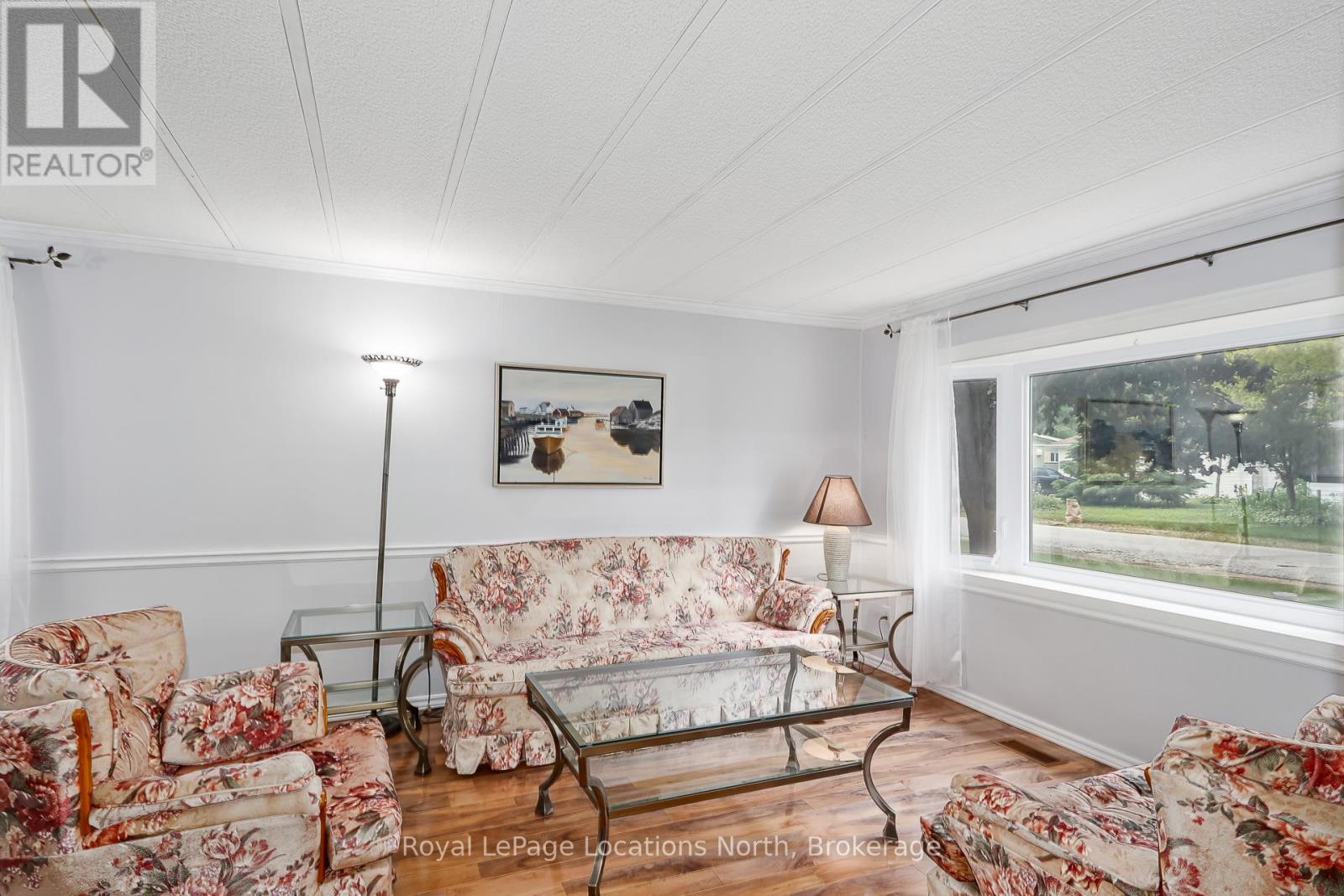 5 Golf Avenue E, Wasaga Beach, ON