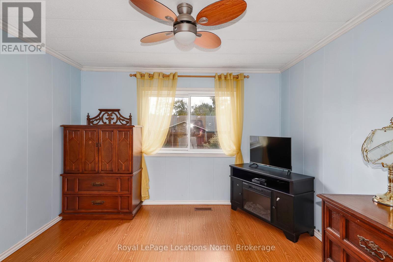 5 Golf Avenue E, Wasaga Beach, ON