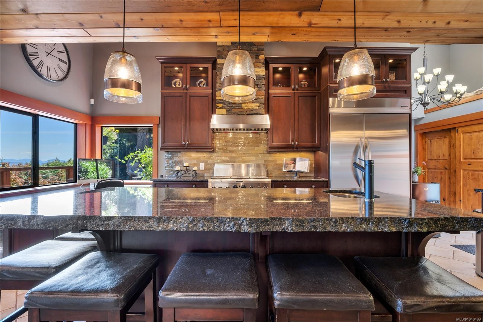 1370 Ivor Rd, Nanaimo, BC