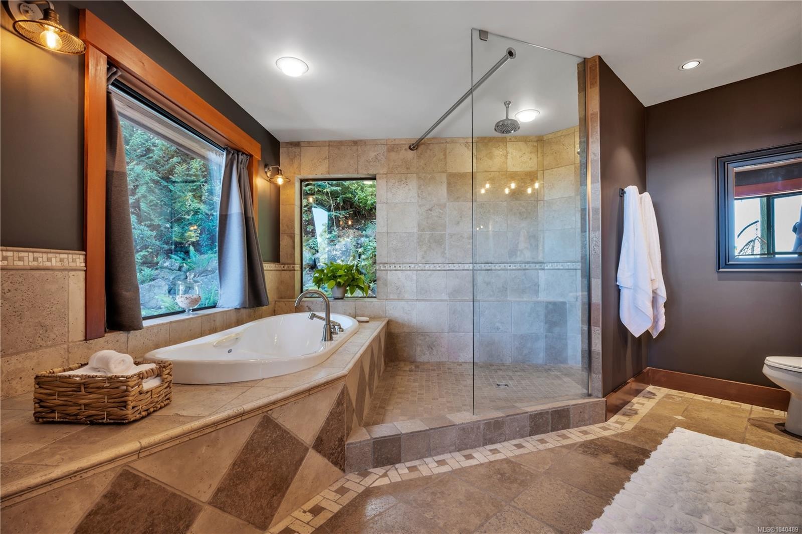 1370 Ivor Rd, Nanaimo, BC