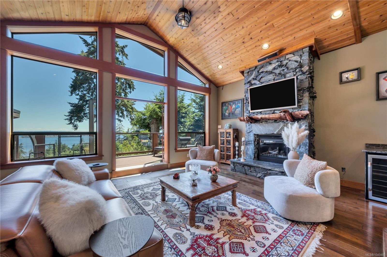 1370 Ivor Rd, Nanaimo, BC