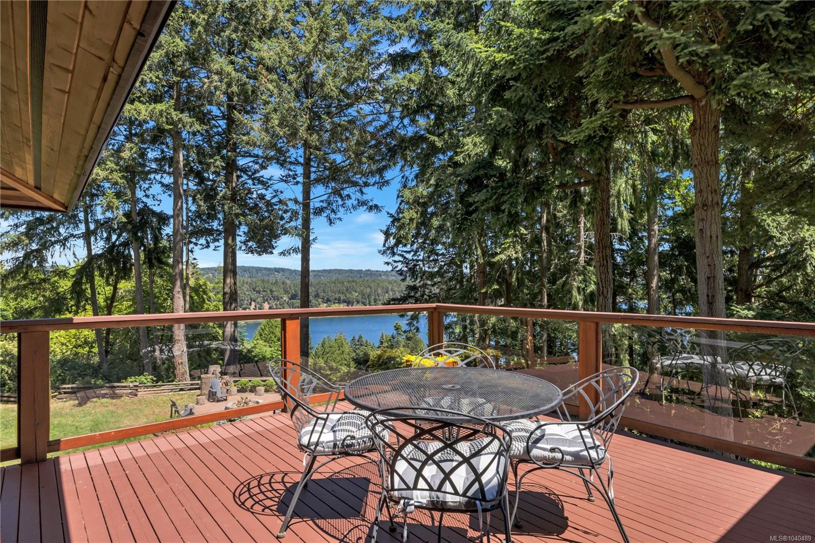 1370 Ivor Rd, Nanaimo, BC