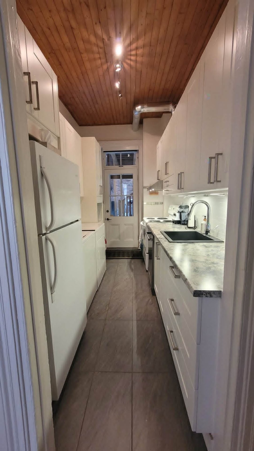 Kitchen - 1-403 Rue Richelieu, Québec (La Cité-Limoilou), QC