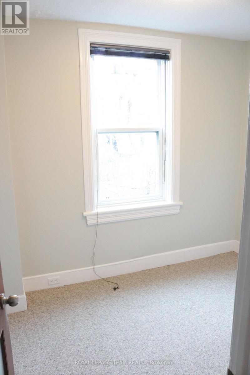 35 Ivy Crescent, Ottawa, ON