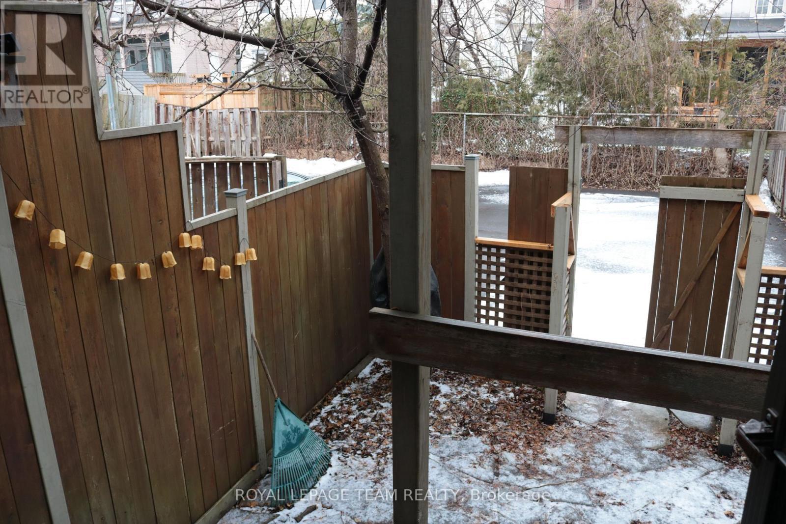 35 Ivy Crescent, Ottawa, ON