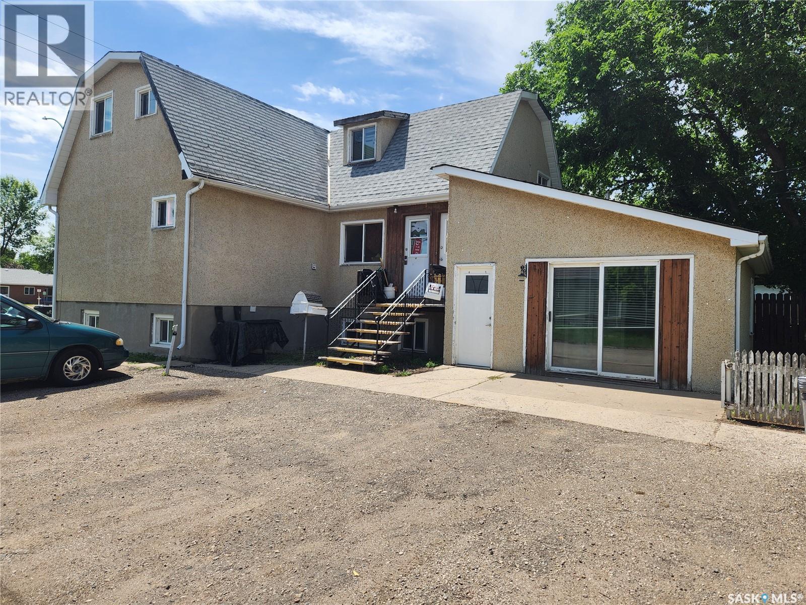 901 King Street, Estevan, SK