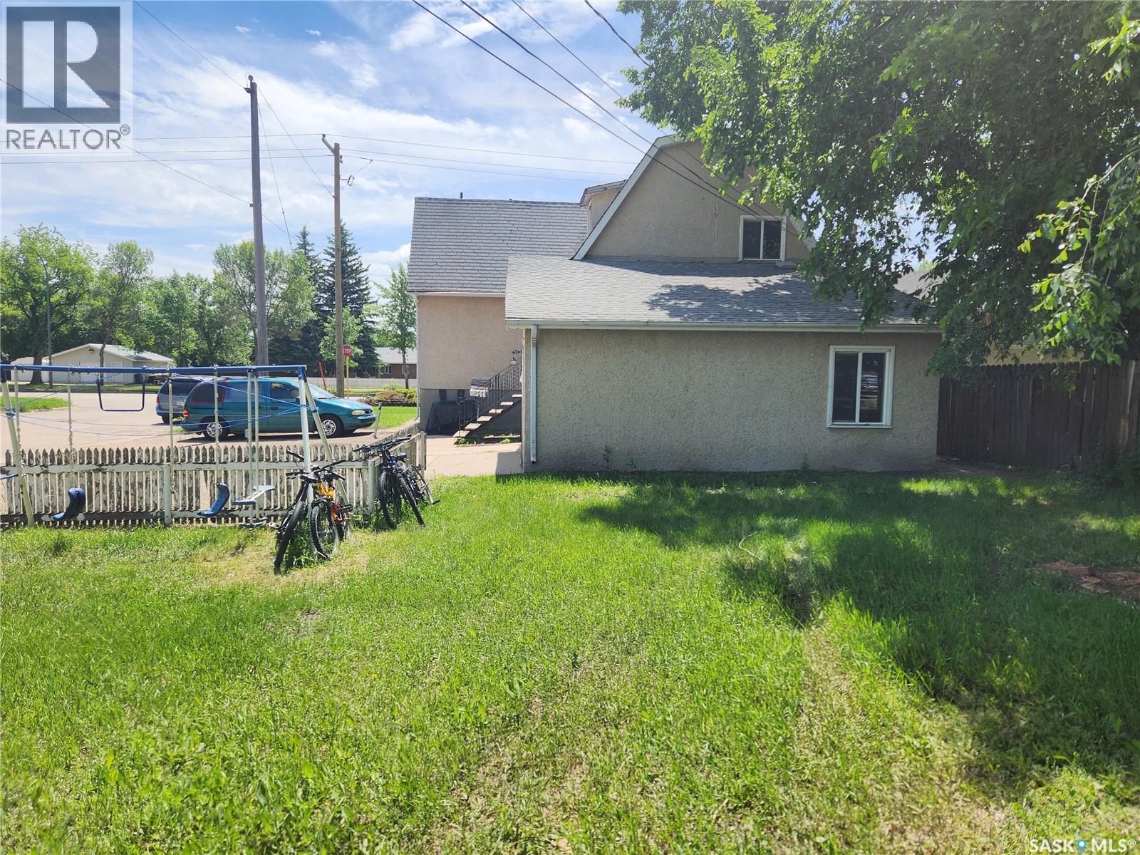 901 King Street, Estevan, SK