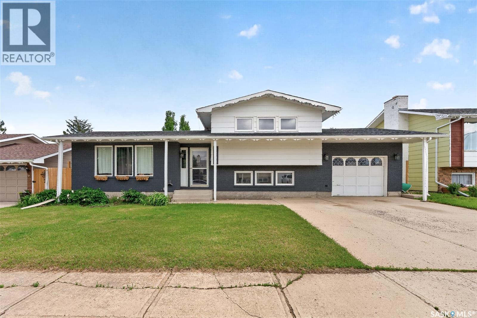1266 Maybery Crescent, Moose Jaw, SK