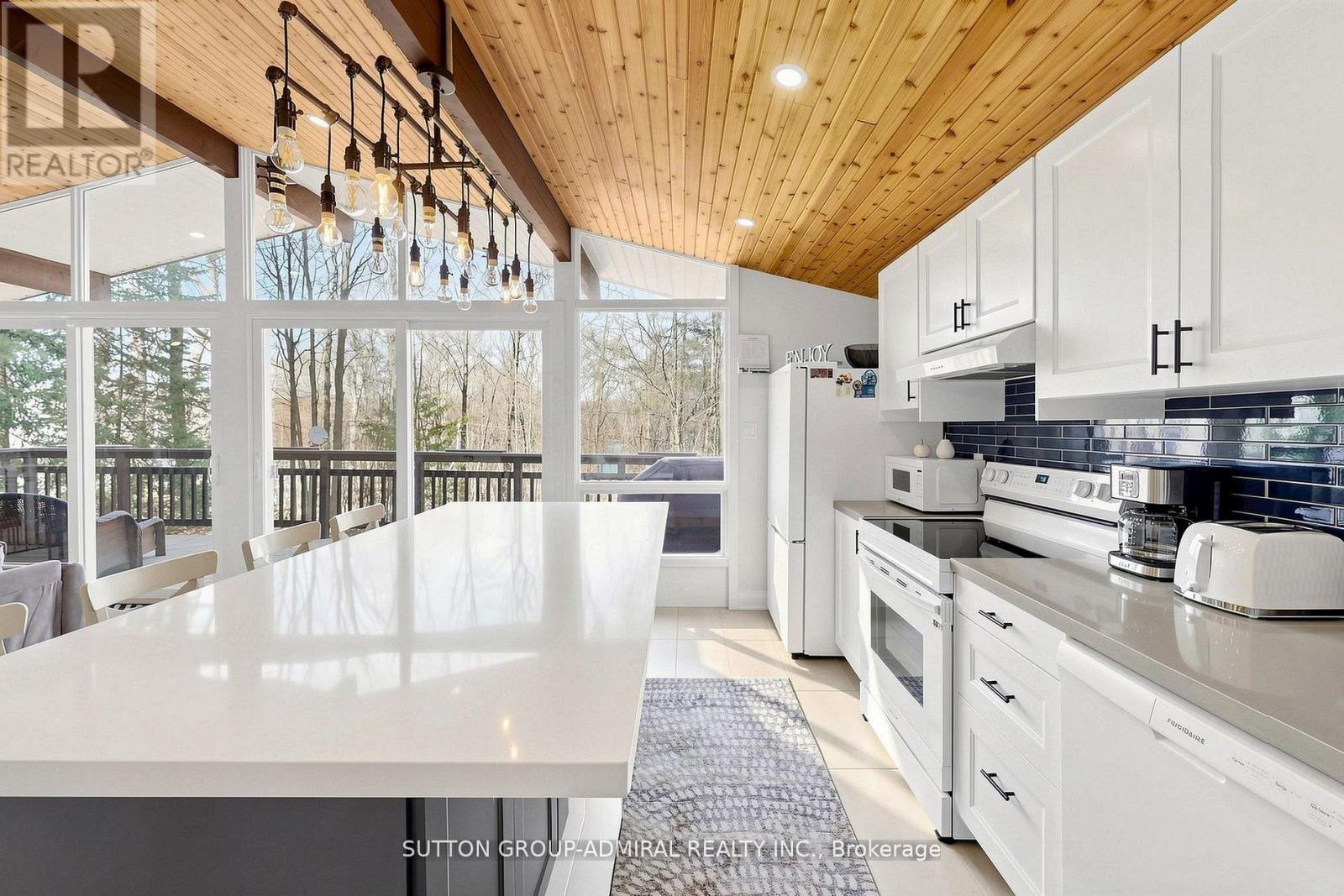28 Timcourt Drive, Tiny, ON