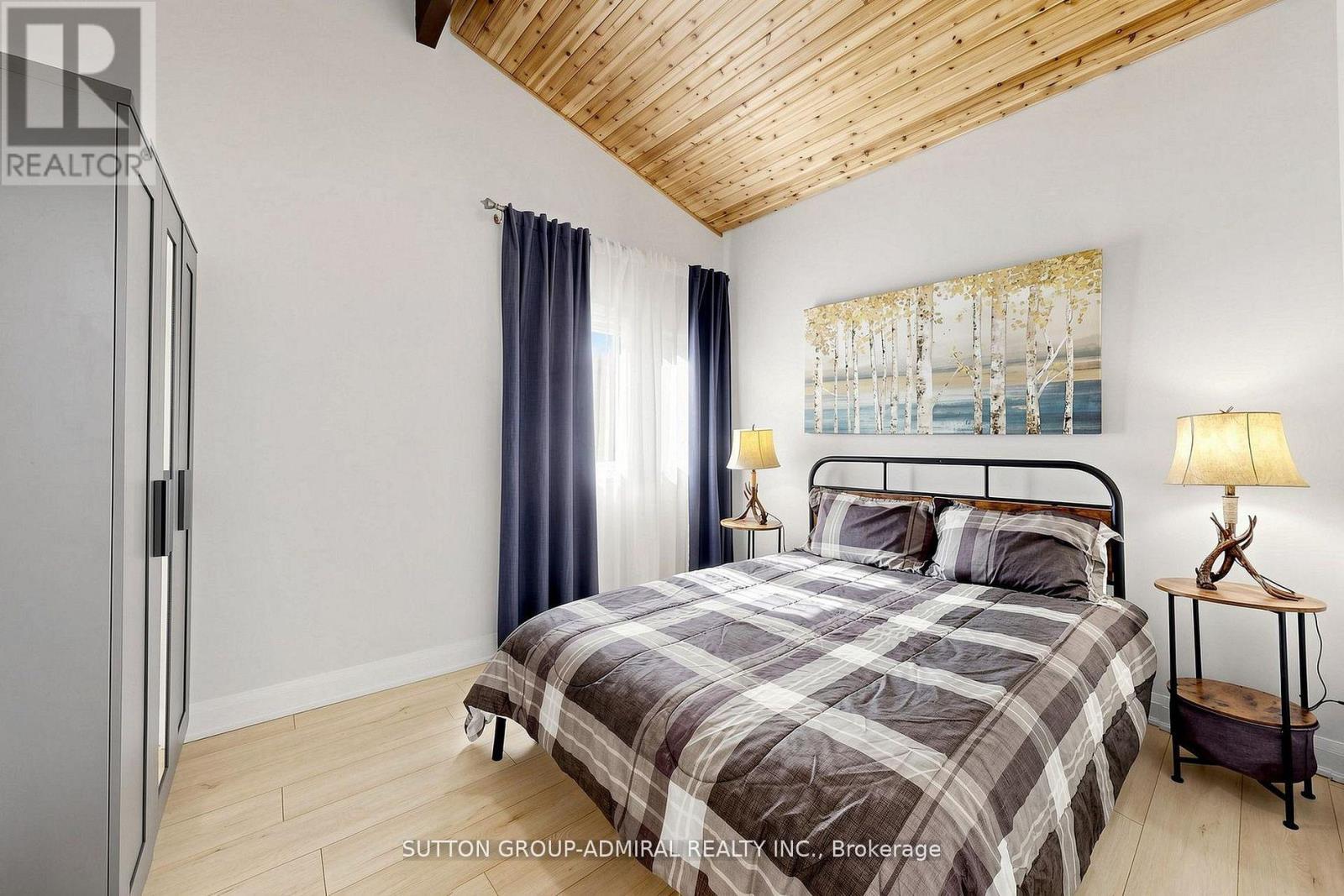 28 Timcourt Drive, Tiny, ON
