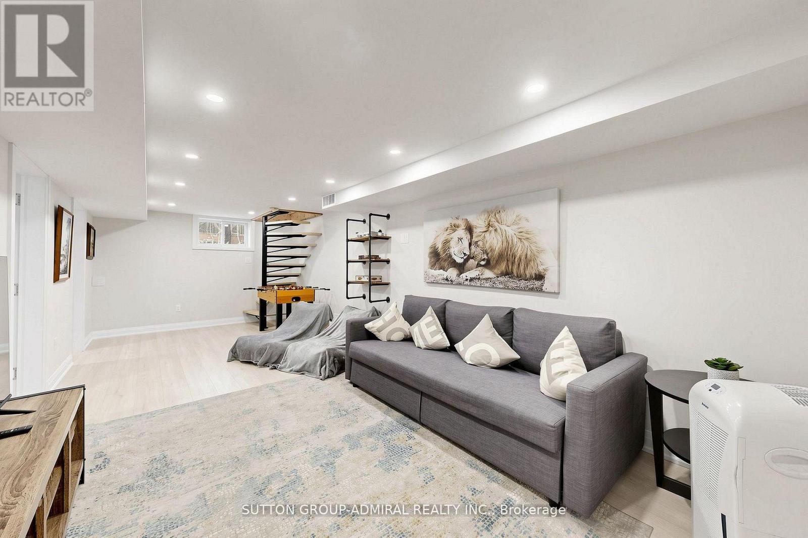 28 Timcourt Drive, Tiny, ON