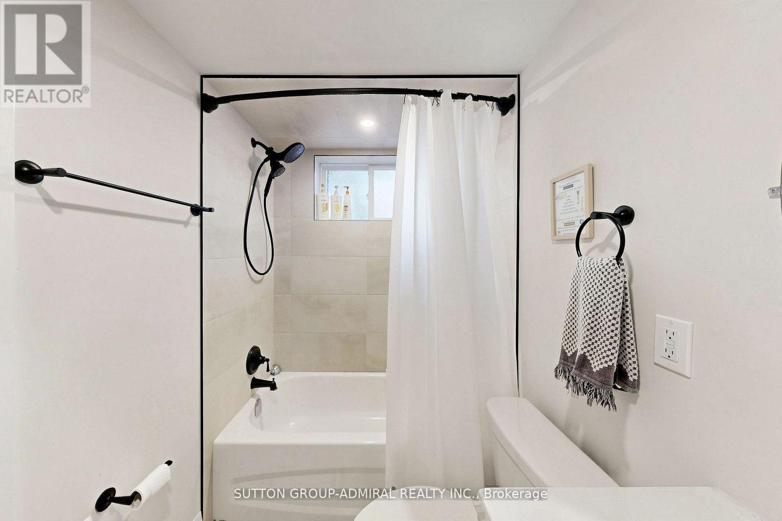 28 Timcourt Drive, Tiny, ON