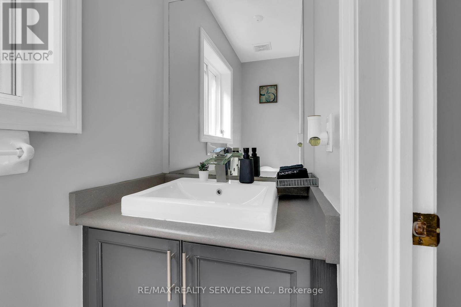7009 Kalar Road, Niagara Falls, ON