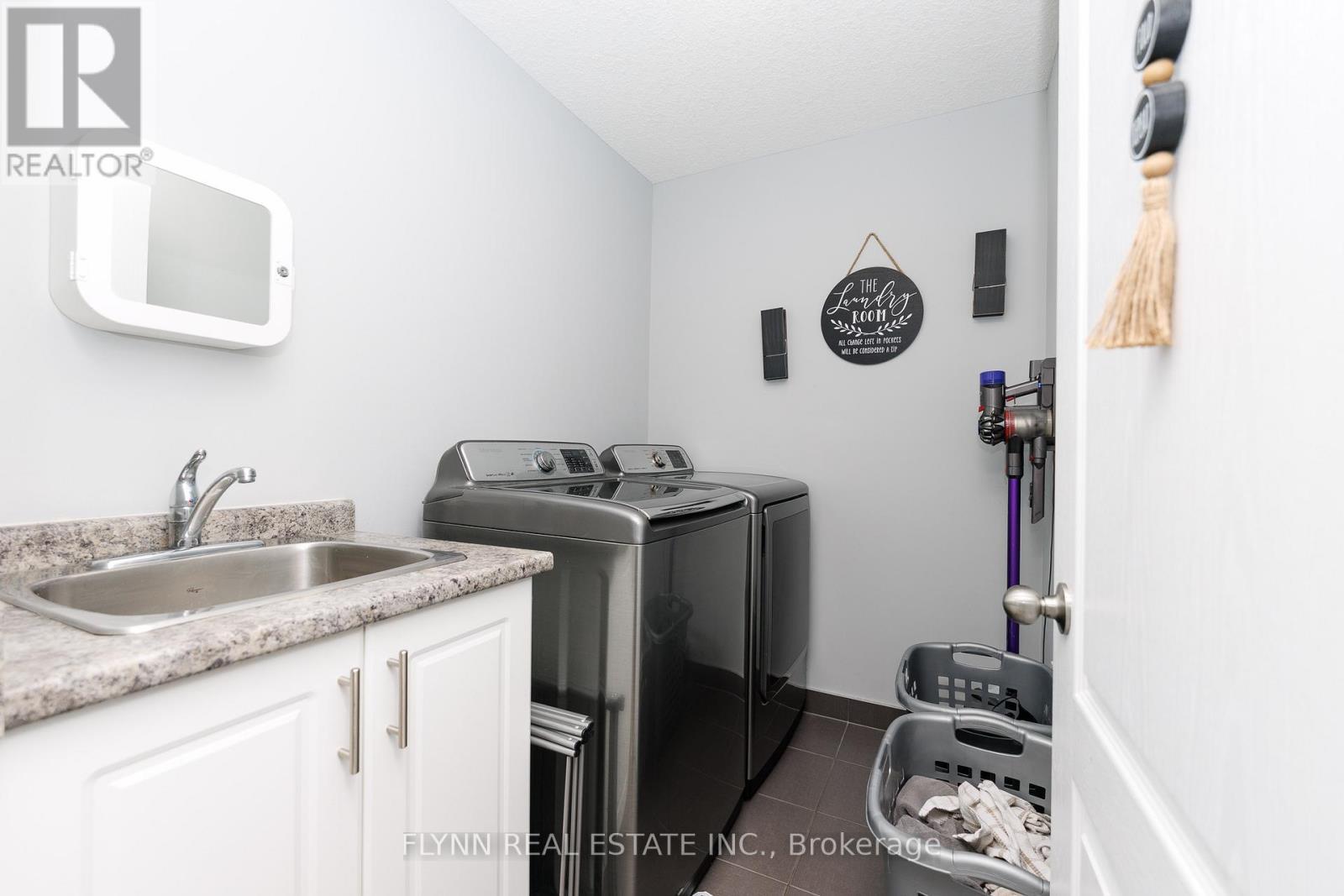 37 Sunset Way, Thorold, ON