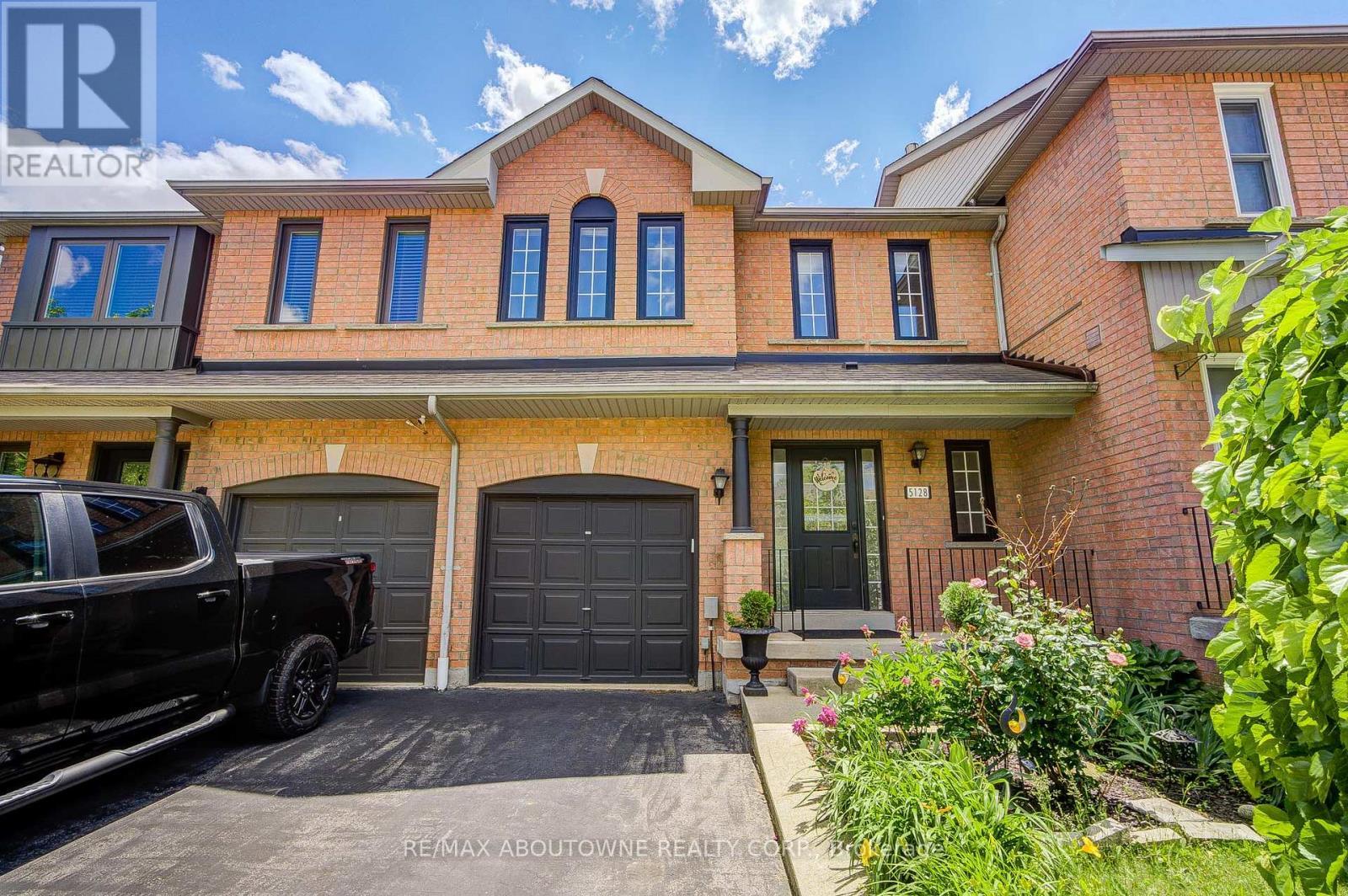 5128 Falconcrest Drive, Burlington, ON