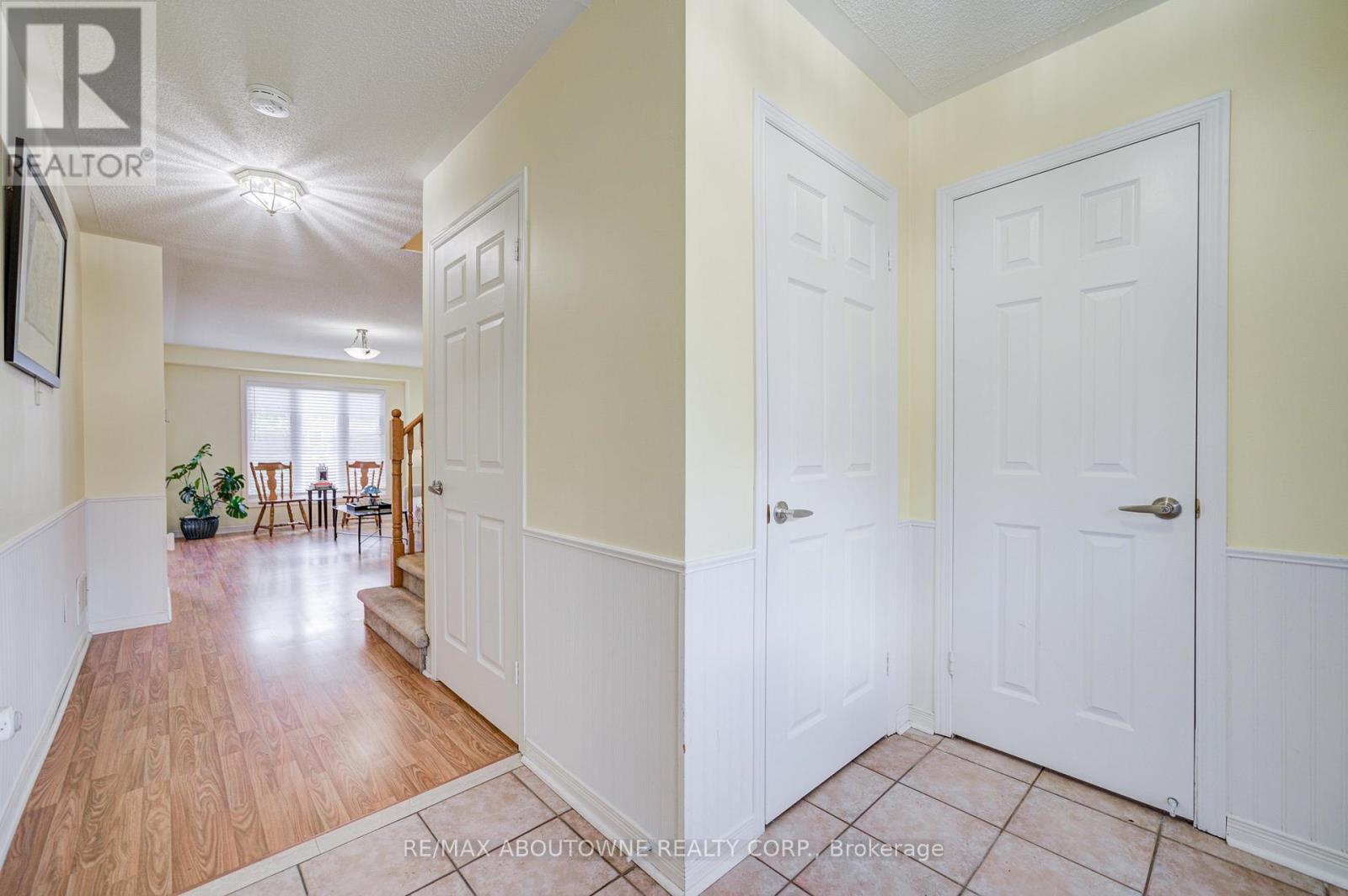 5128 Falconcrest Drive, Burlington, ON