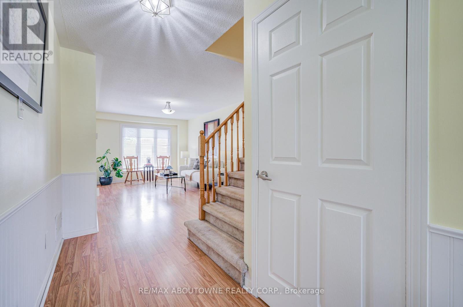 5128 Falconcrest Drive, Burlington, ON