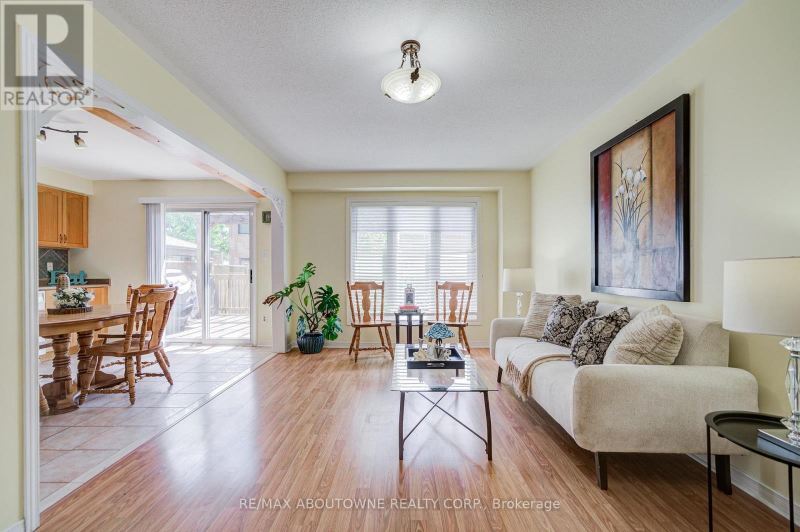 5128 Falconcrest Drive, Burlington, ON