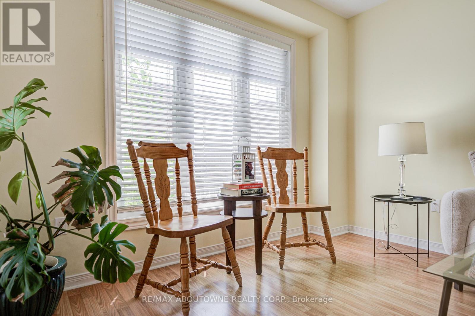 5128 Falconcrest Drive, Burlington, ON