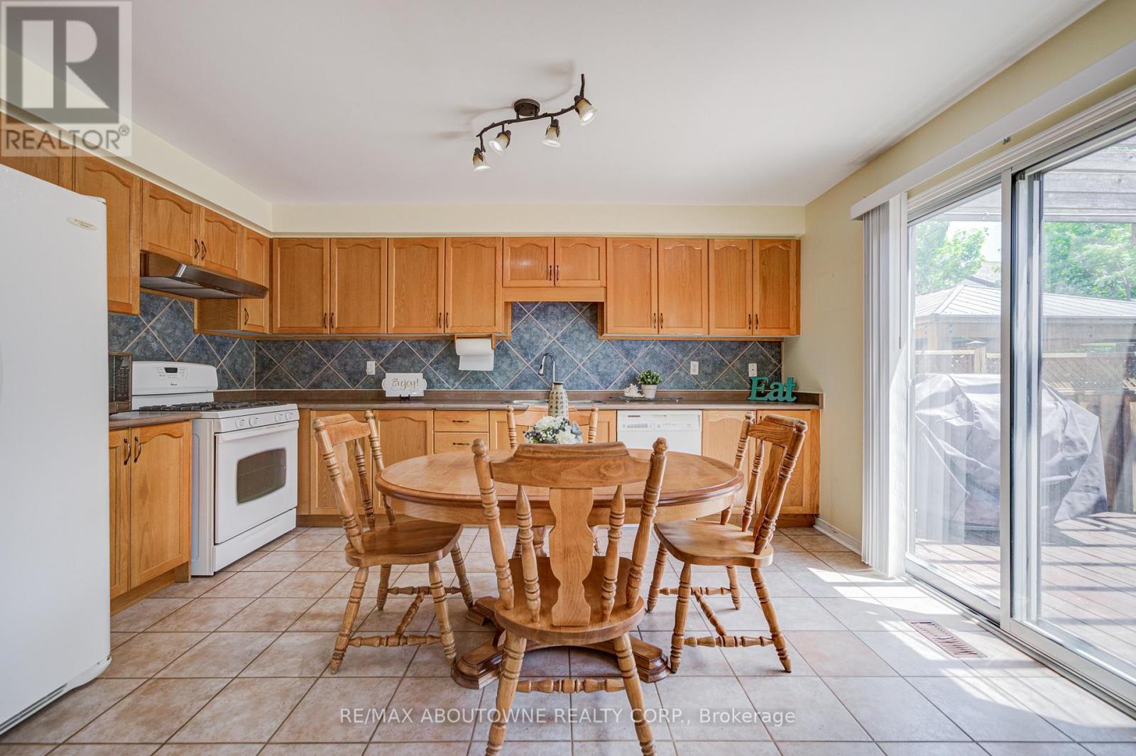5128 Falconcrest Drive, Burlington, ON